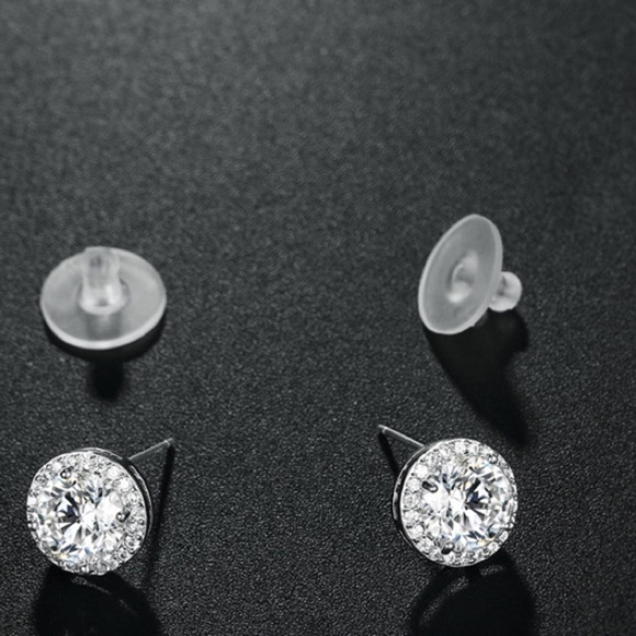 **NEW 18K WHITE GOLD DIAMOND EARRINGS - Picture 8 of 8